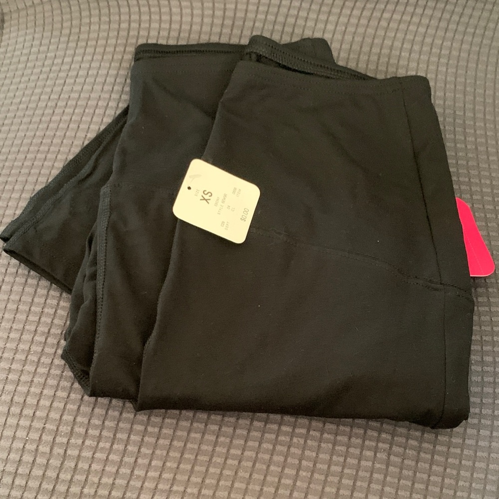 Ingrid & Isabel Black Leggings